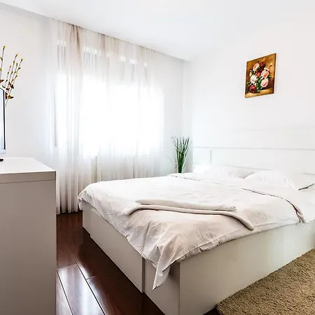 Alba Iulia Square9 Apartament Bukareszt