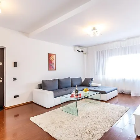 Alba Iulia Square9 Апартаменти